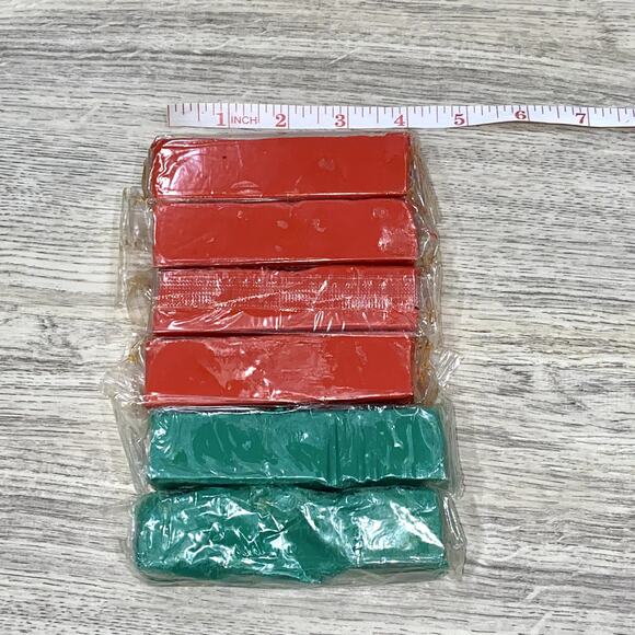 School Smart Non-Drying Modeling Clay 1lb Red and Green 6 Sticks - Picture 3 of 3